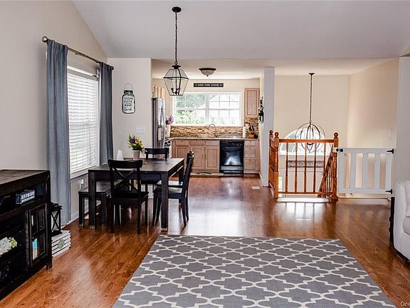 4th image of 343 Angelo Dr
