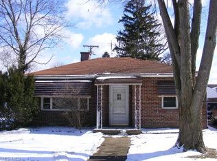 833 Jefferson St, Vermilion, OH 44089