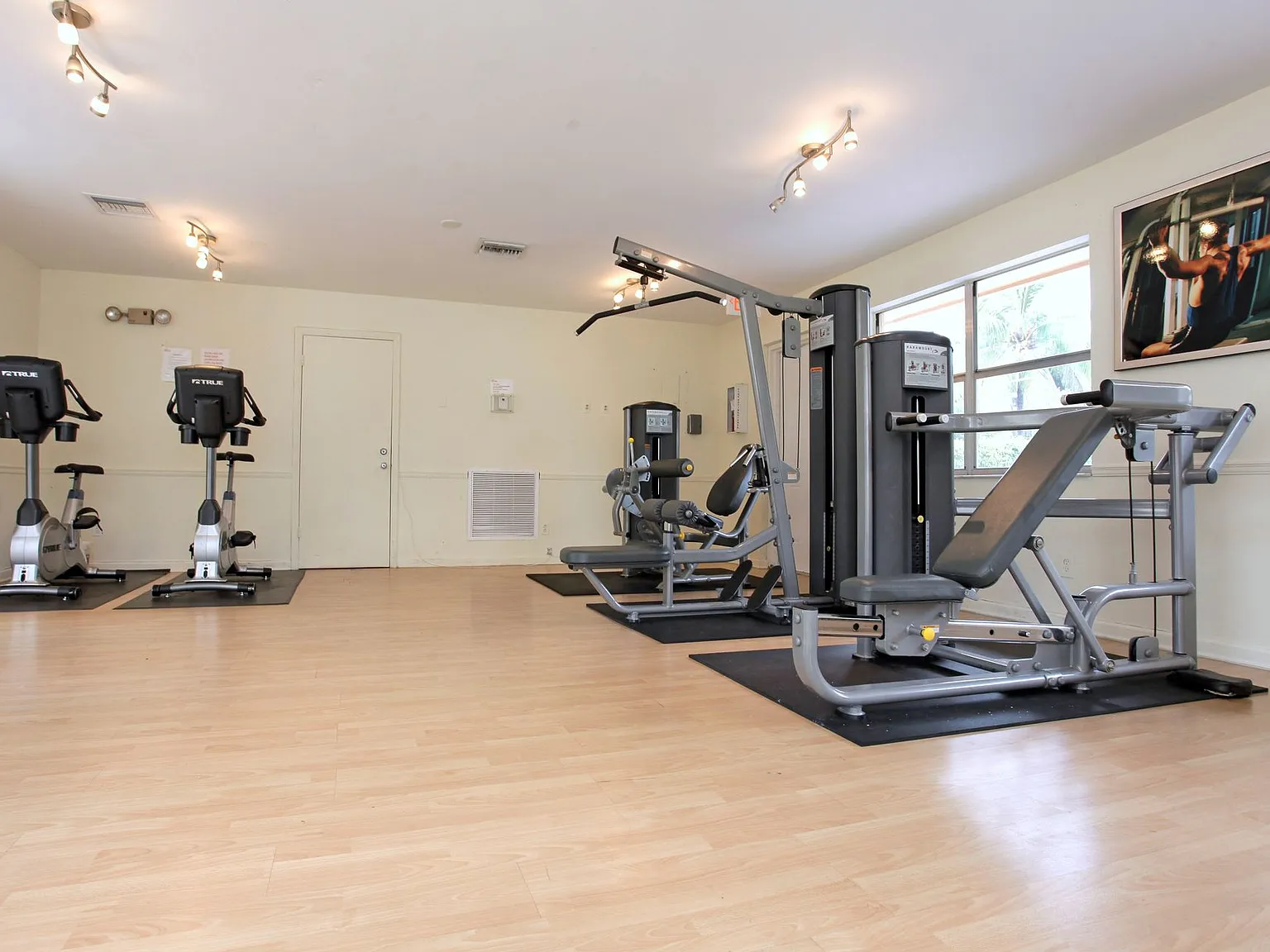 Sunshine Apartments at Sabal Pointe — Photo 2