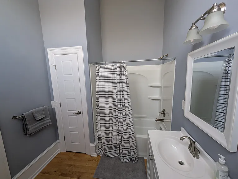 20 W Market St #6 — Photo 8