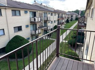 5121 N East River Rd #3H, Chicago, IL 60656