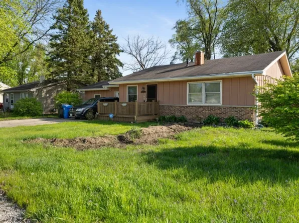 165 Ross Ave, South Elgin, IL 60177