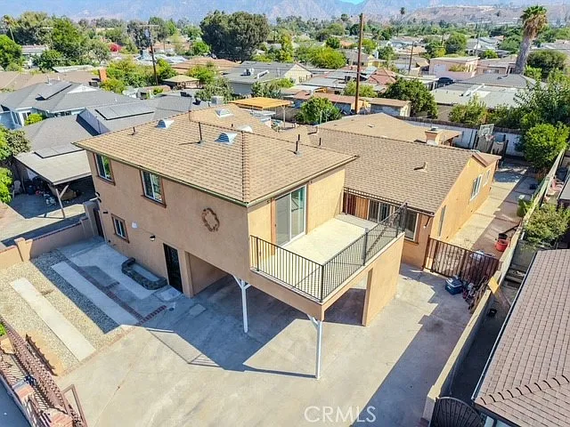 3 bed, 2.5 bath, 700 sqft, $4,000 — Photo 1