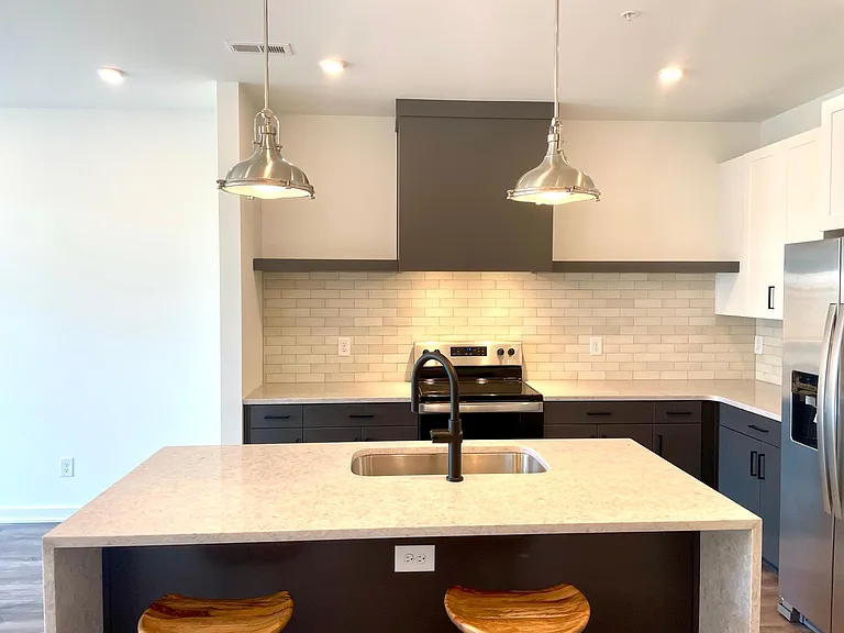 2034 Edison Park Ln — Photo 8