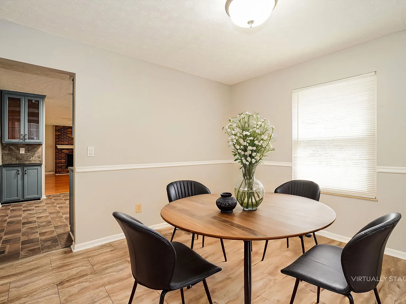 4 bed, 3.0 bath, 1690 sqft, $2,663 — Photo 4