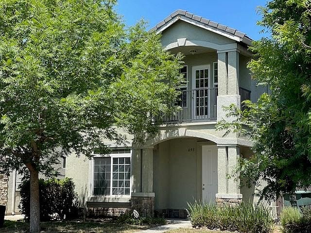 1st image of 695 Queensland Cir