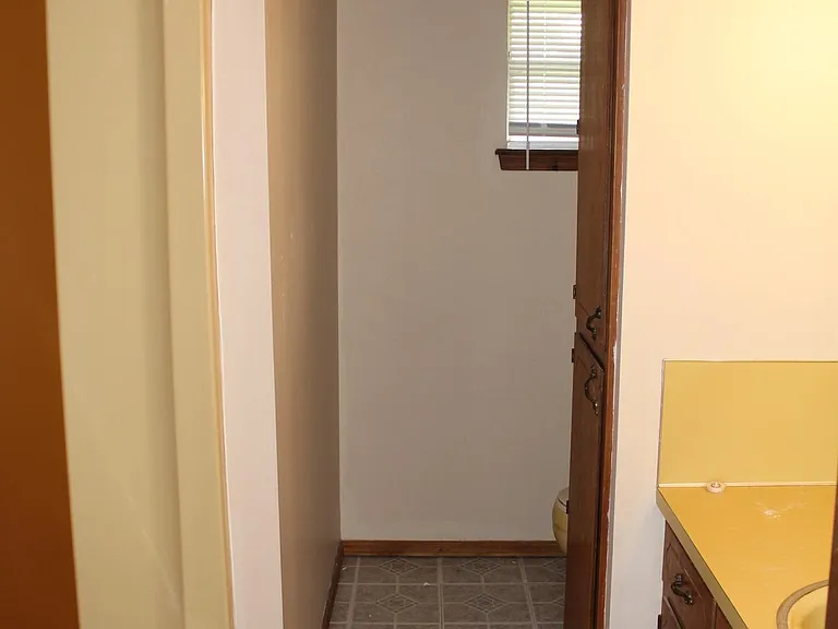 811 Linda St — Photo 5