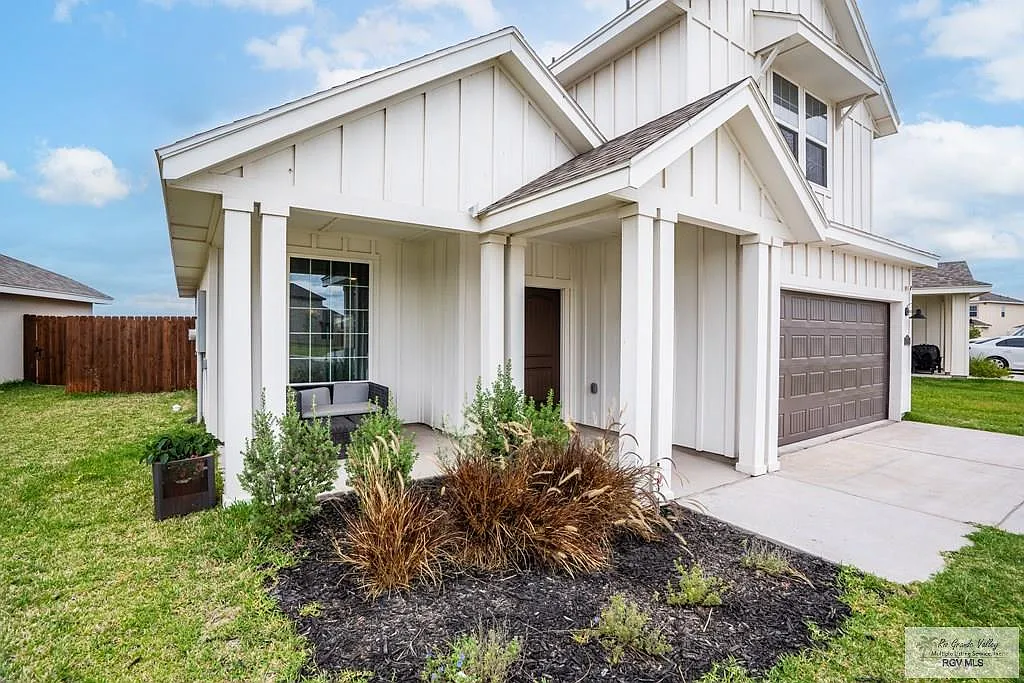 3 bed, 2.5 bath, 2164 sqft, $2,750 — Photo 3