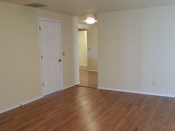 3rd image of 3617 Silverstone Dr NE