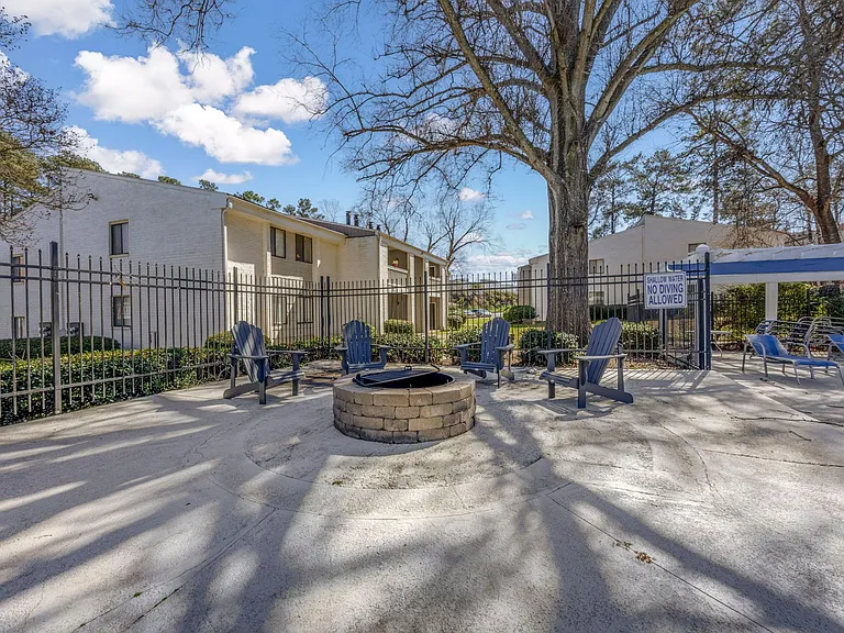 Gleneagle Apartment Homes — Photo 8