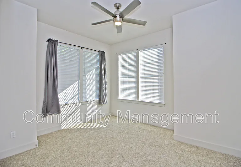 333 E Boyd Dr #22 — Photo 7