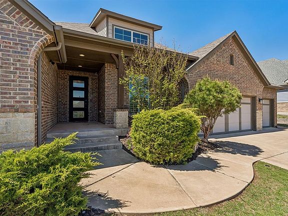 2nd image of 2417 Rumble Ln