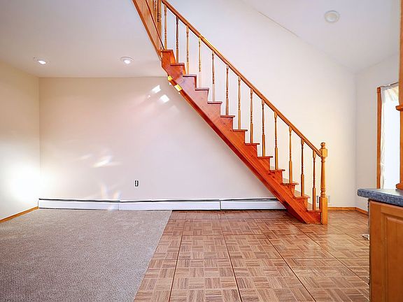 3rd image of 237A Freeborn St