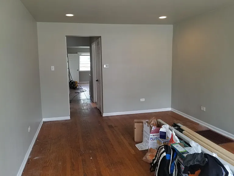 7241 S Damen Ave — Photo 1