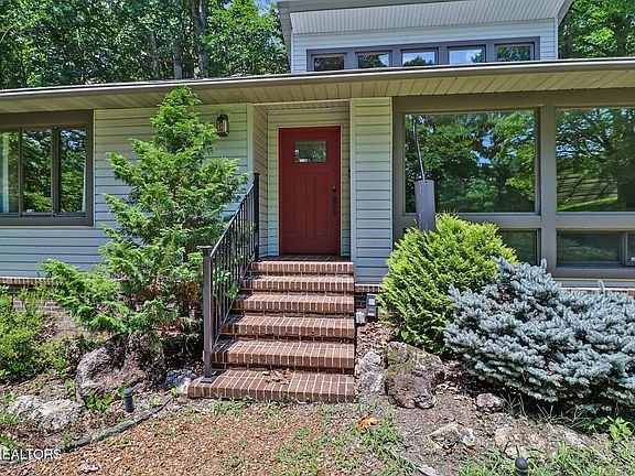 2nd image of 222 Foxfire Ln