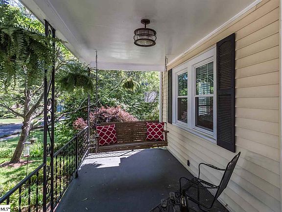 4th image of 214 Stewart St
