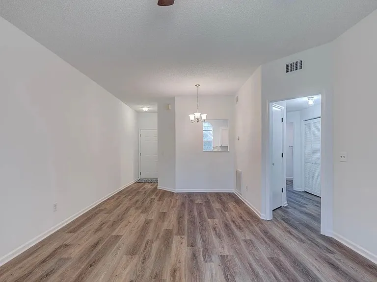 4220 Wilshire Blvd #105-C — Photo 11