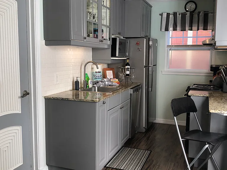 208 10th Ave N #210 — Photo 9
