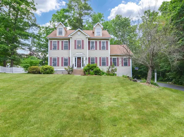 7 Sentry Road, Bedford, NH 03110