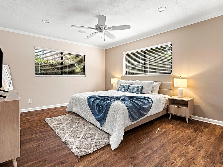 708 NW 6th Dr — Photo 18