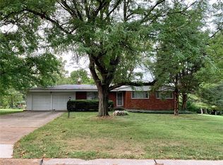 11015 Valdamere Dr, Saint Louis, MO 63126