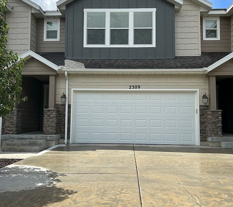 1st image of 2309 W Cresthaven Ln
