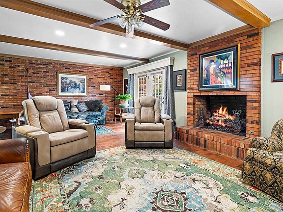 5th image of 308 Wildwood Ln