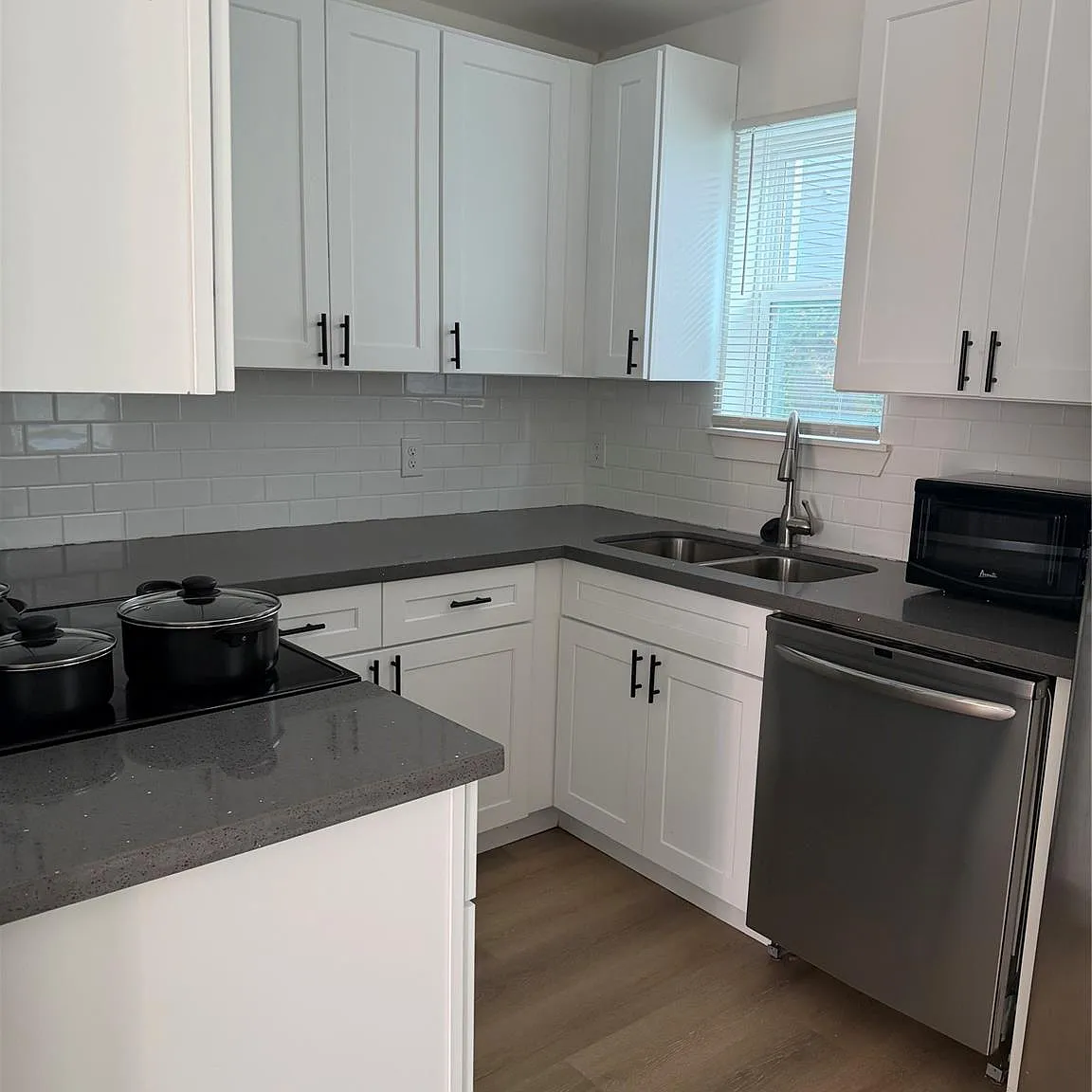 2607 Live Oak St — Photo 4