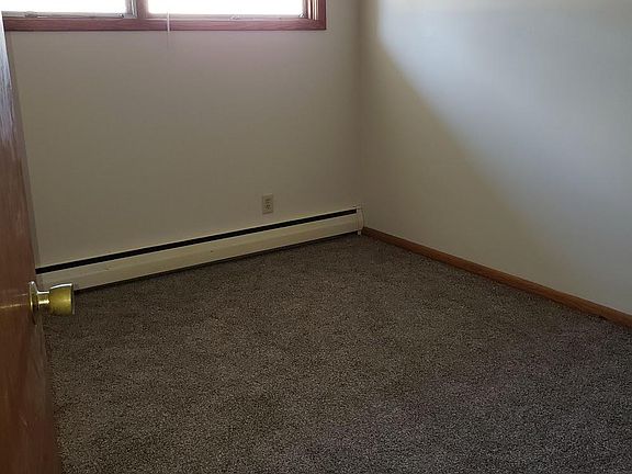 3rd image of 1831 Stinson Blvd APT 2