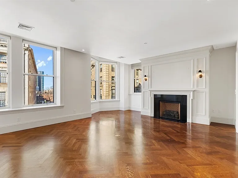 20 Beacon St #4 — Photo 3