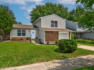 1475 Foxcroft Dr, Aurora, IL 60506