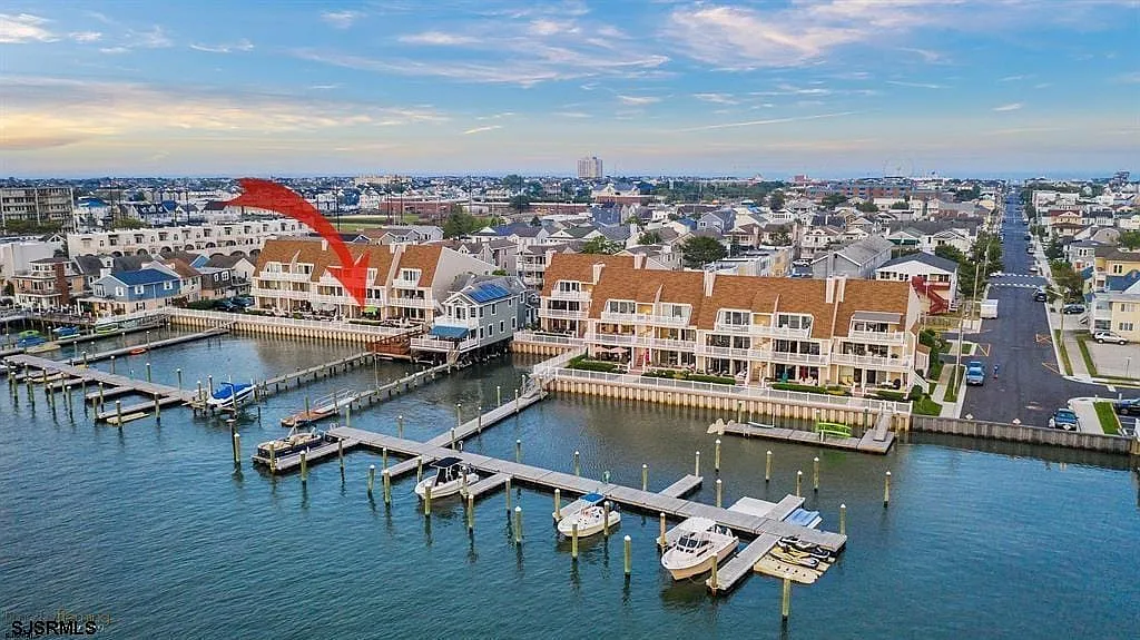 2 bed, 2.0 bath, $2,995 — Photo 1