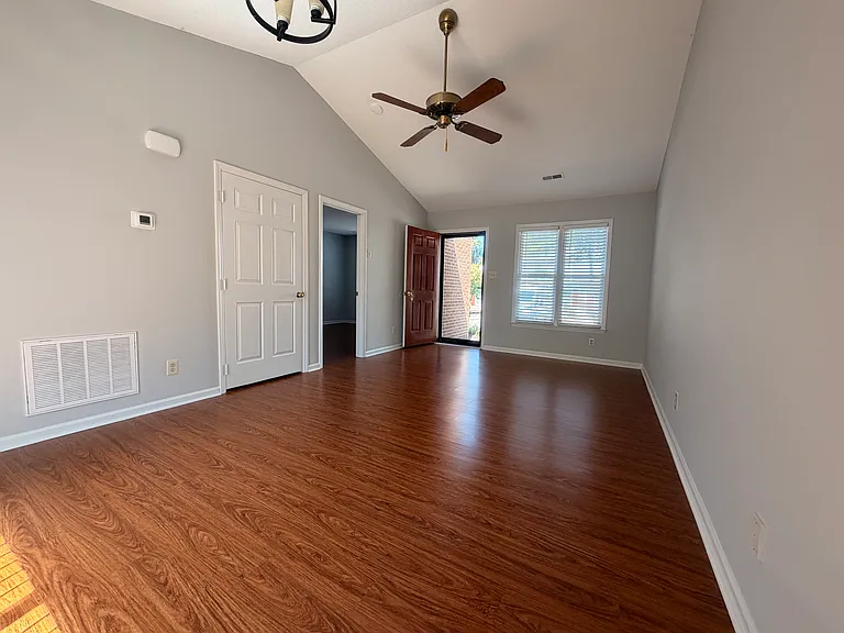 3605 Crystal Ct — Photo 3