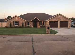 904 Sutter Dr, Fairview, OK 73737