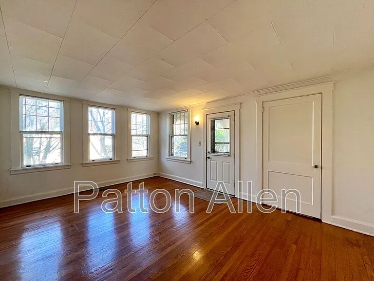 83 Edgemont Rd #1 — Photo 4