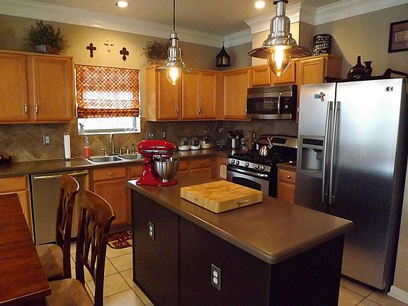 2nd image of 18110 Ravensbrook Ln