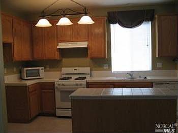 4th image of 1901 Oliveglen Ct