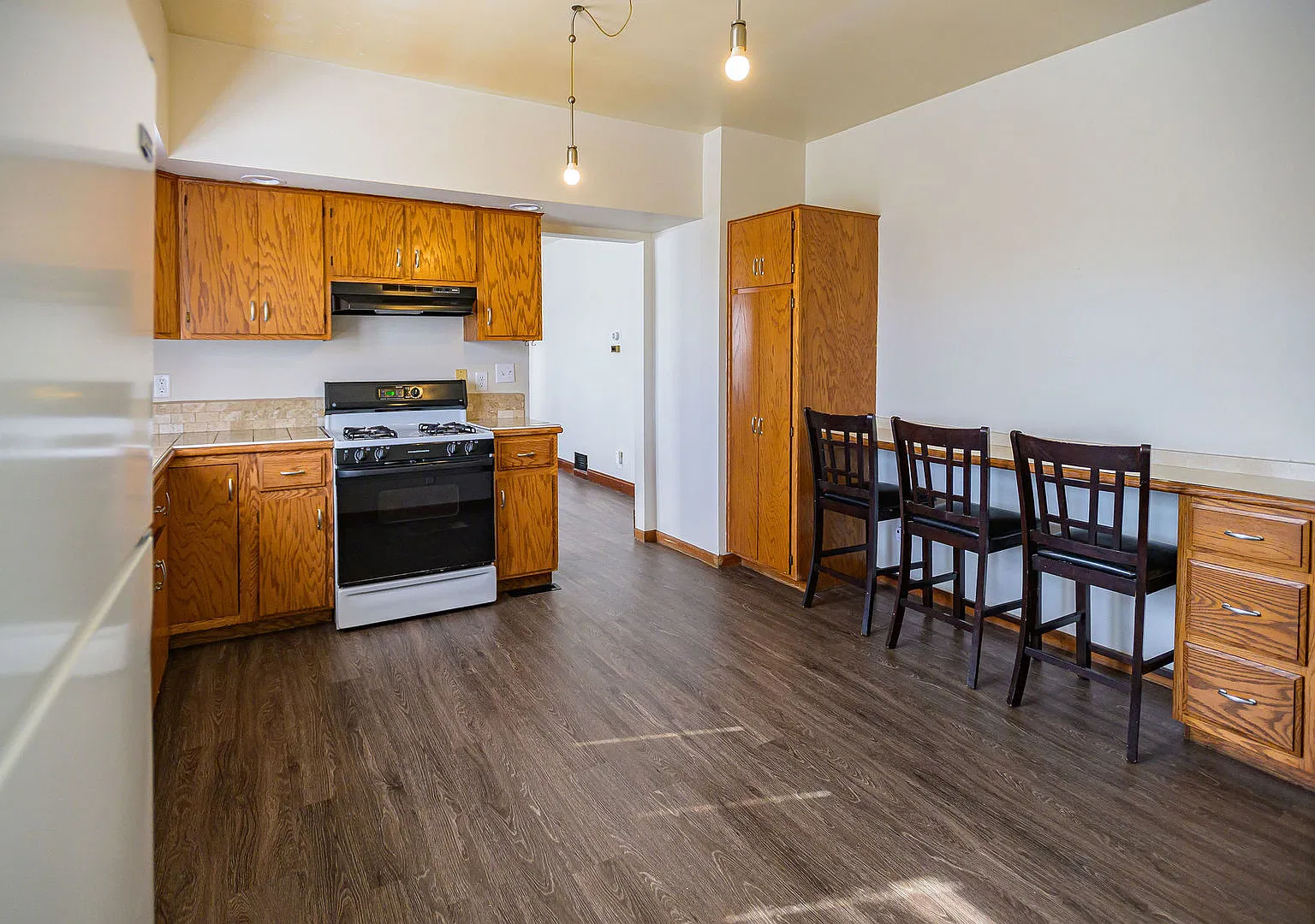 2 bed, 1200 sqft, $1,900 — Photo 2