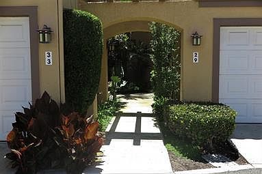 2nd image of 33 Via Abruzzi