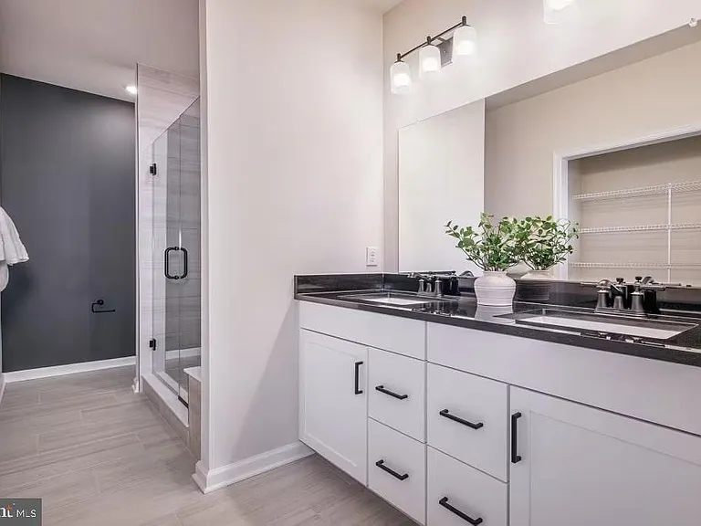 512 Reading Ct — Photo 14