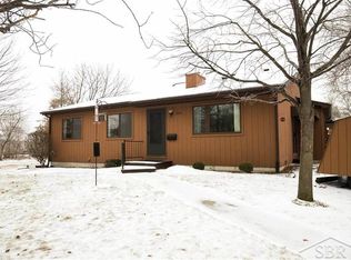 2510 S Point Dr, Midland, MI 48642