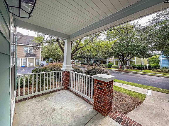 3rd image of 612 Lake Forest Rd