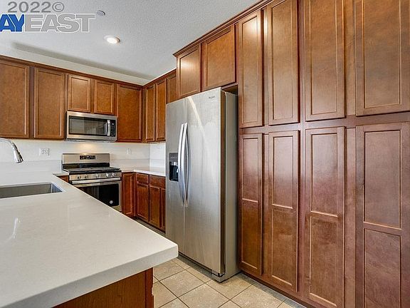 Spacious kitchen with lots of storage and SS appliances!