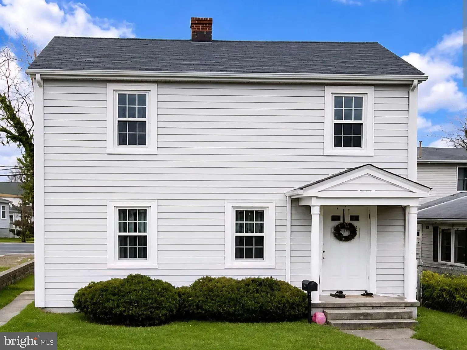 2 bed, 1.5 bath, 1200 sqft, $2,000 — Photo 1