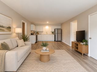 2109 Lake Point Dr APT 1, Madison, WI 53713