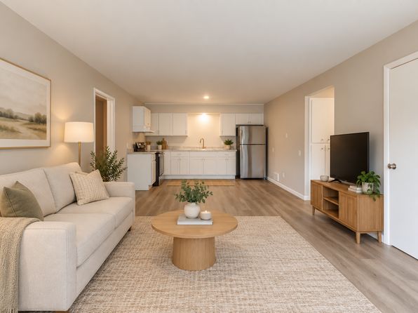 2109 Lake Point Dr APT 1