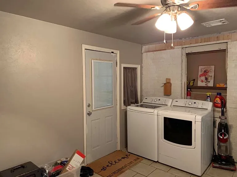 215 E Kittyhawk Dr — Photo 17