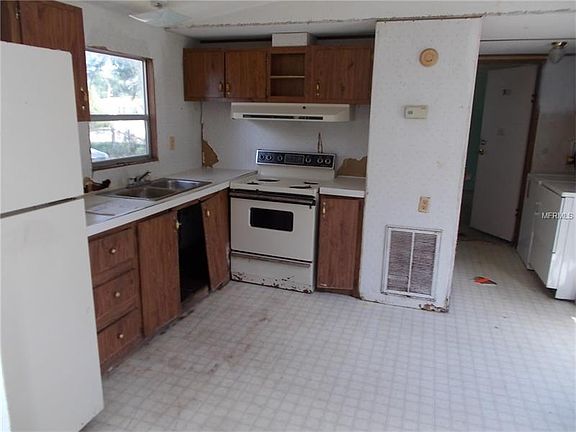 4th image of 13530 Litewood Dr