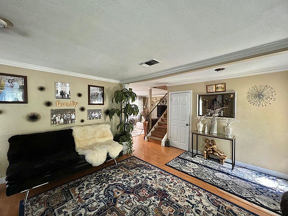 2nd image of 7026 Stanford Oak Dr