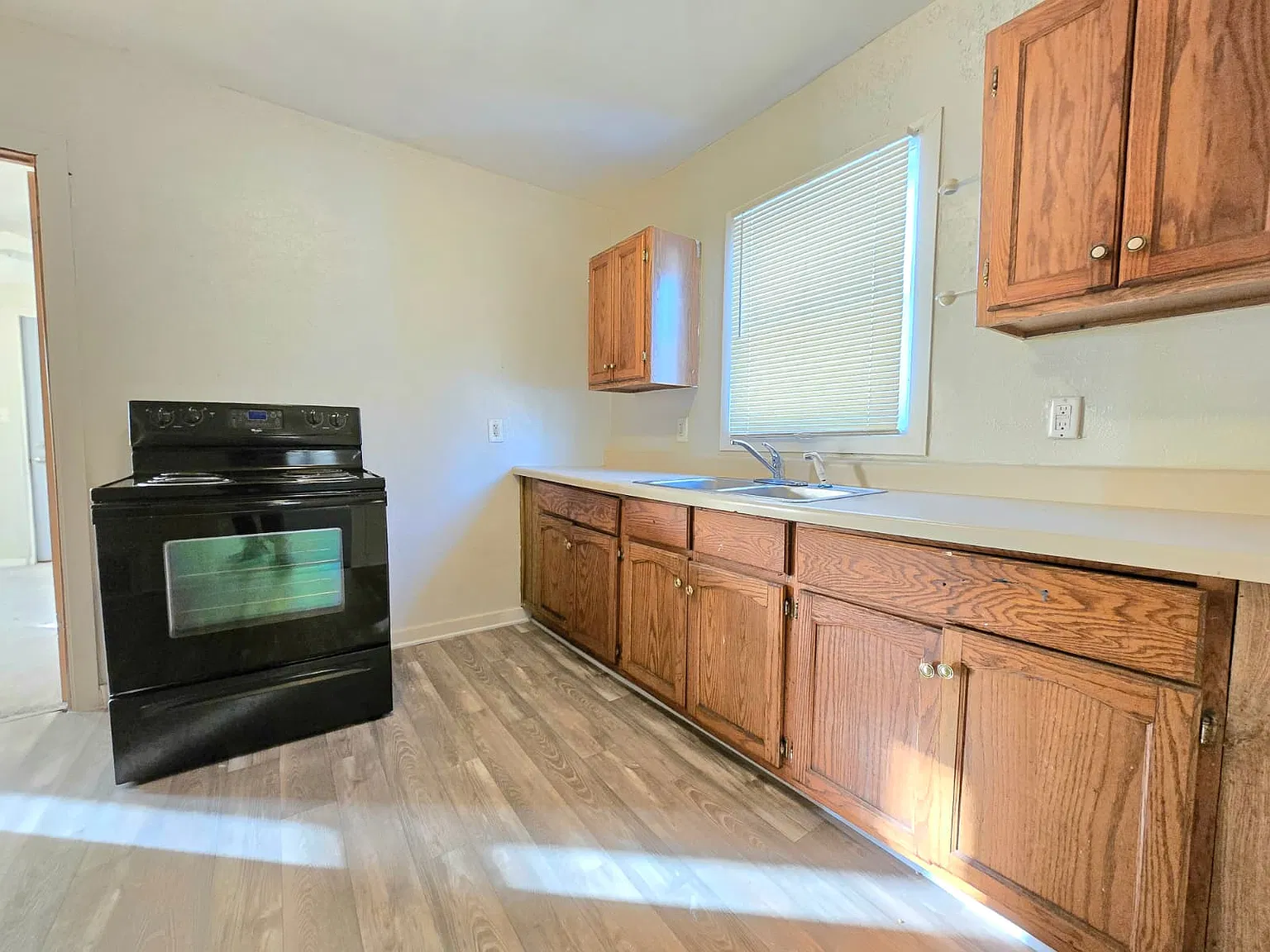 3 bed, 860 sqft, $1,325 — Photo 4